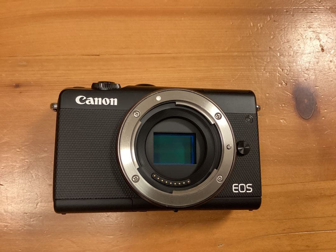EOS M100　ブラック　EF-M15-45　IS　STM　レンズキット　黒
