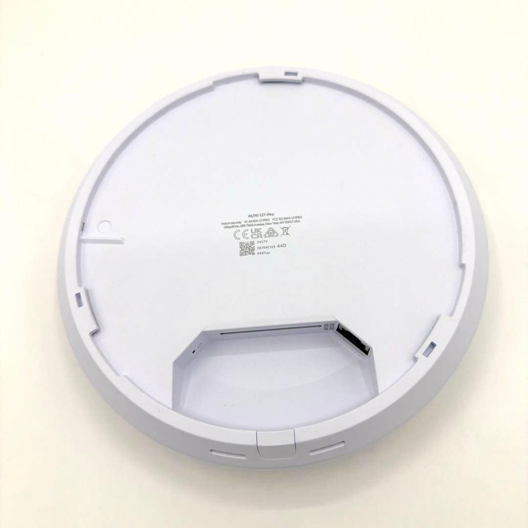 UniFi U7 Pro アクセスポイント