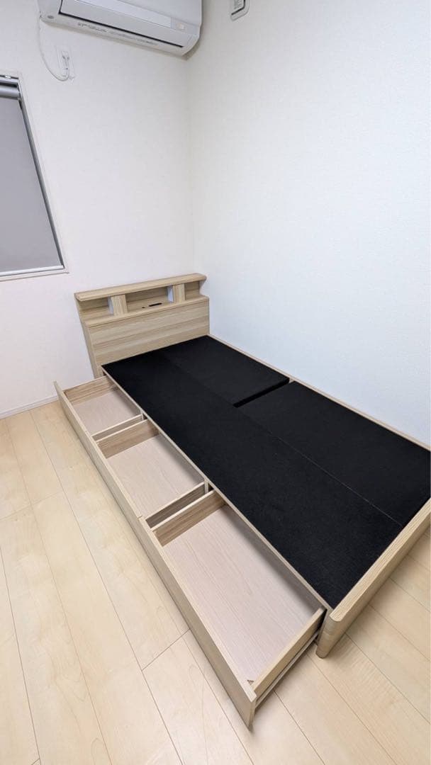 【☆春ウララ☆】シングルベッドフレーム　引き出し・ライト付き