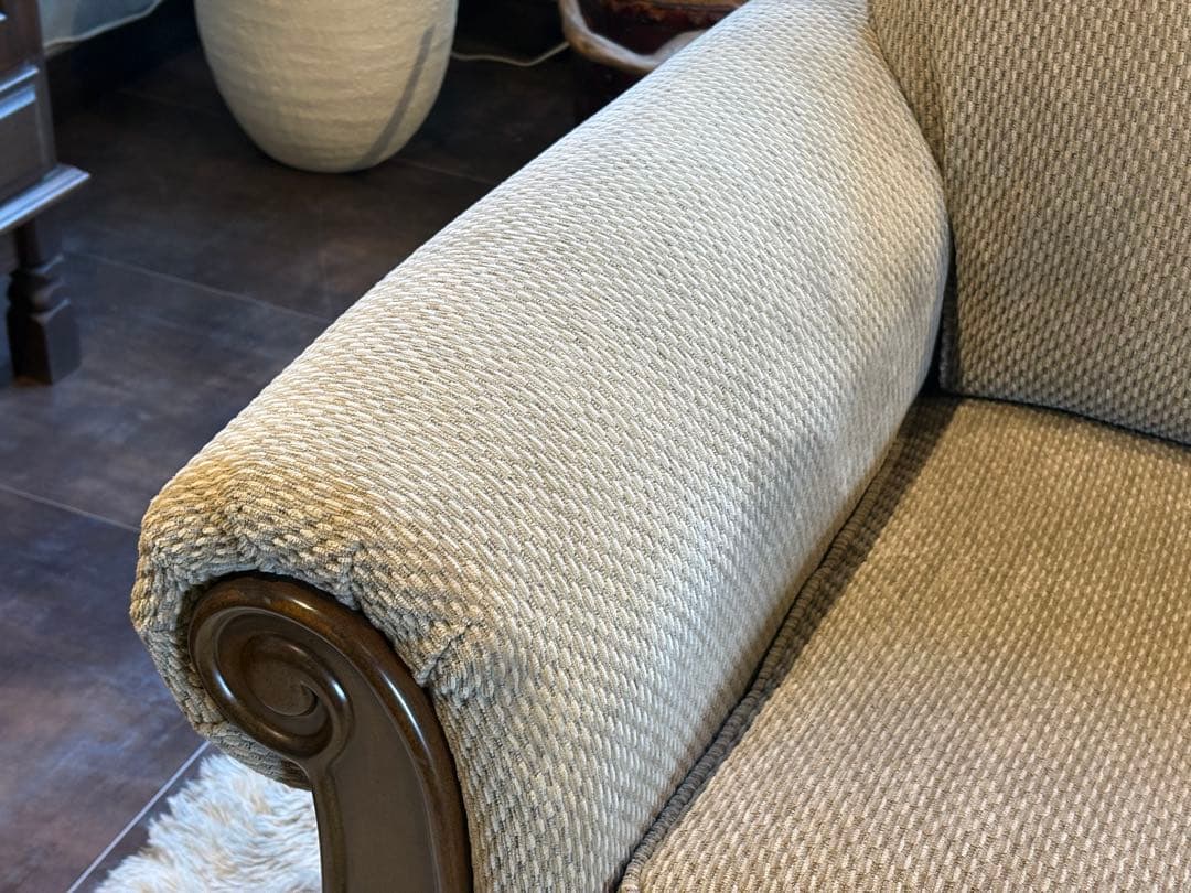 Ashley アシュレイ　二人掛け　ソファ　アームソファ　ヨーロピアン　IZZ