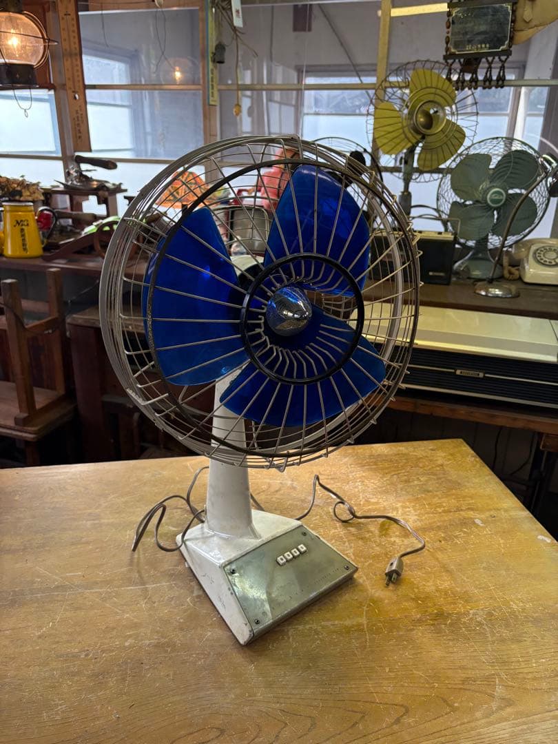 山田　レトロレトロ扇風機　スチール扇風機　日立扇風機　ビンテージ扇風機