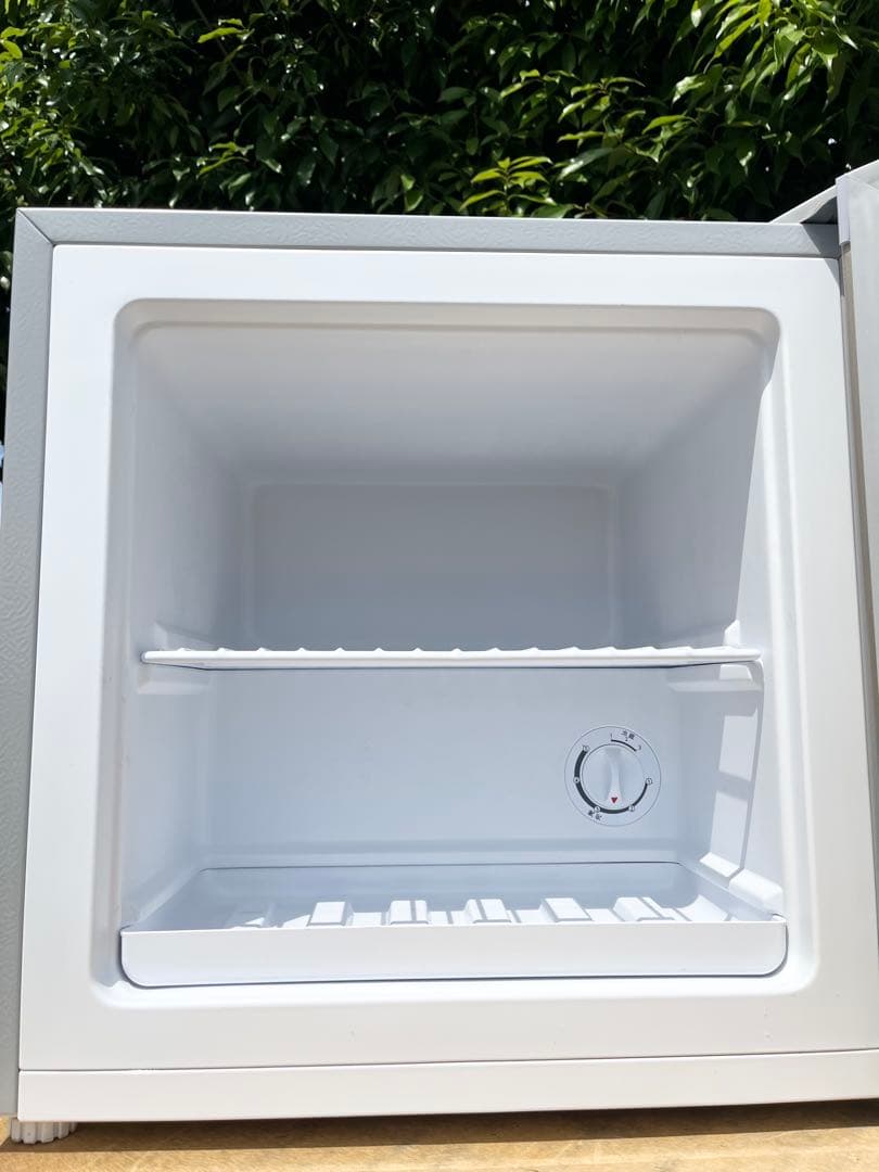 アイリスオーヤマ コンパクト冷凍庫 31リットル　2024年