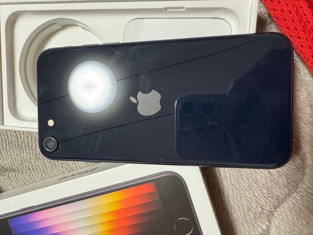 《未使用》iPhone SE3第3世代64GB バッテリー100%