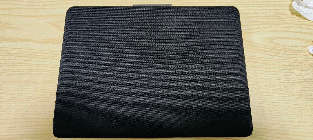 iPad（第6世代）Wi-Fi+セルラー32GB　シルバー 　キーボードカバー付