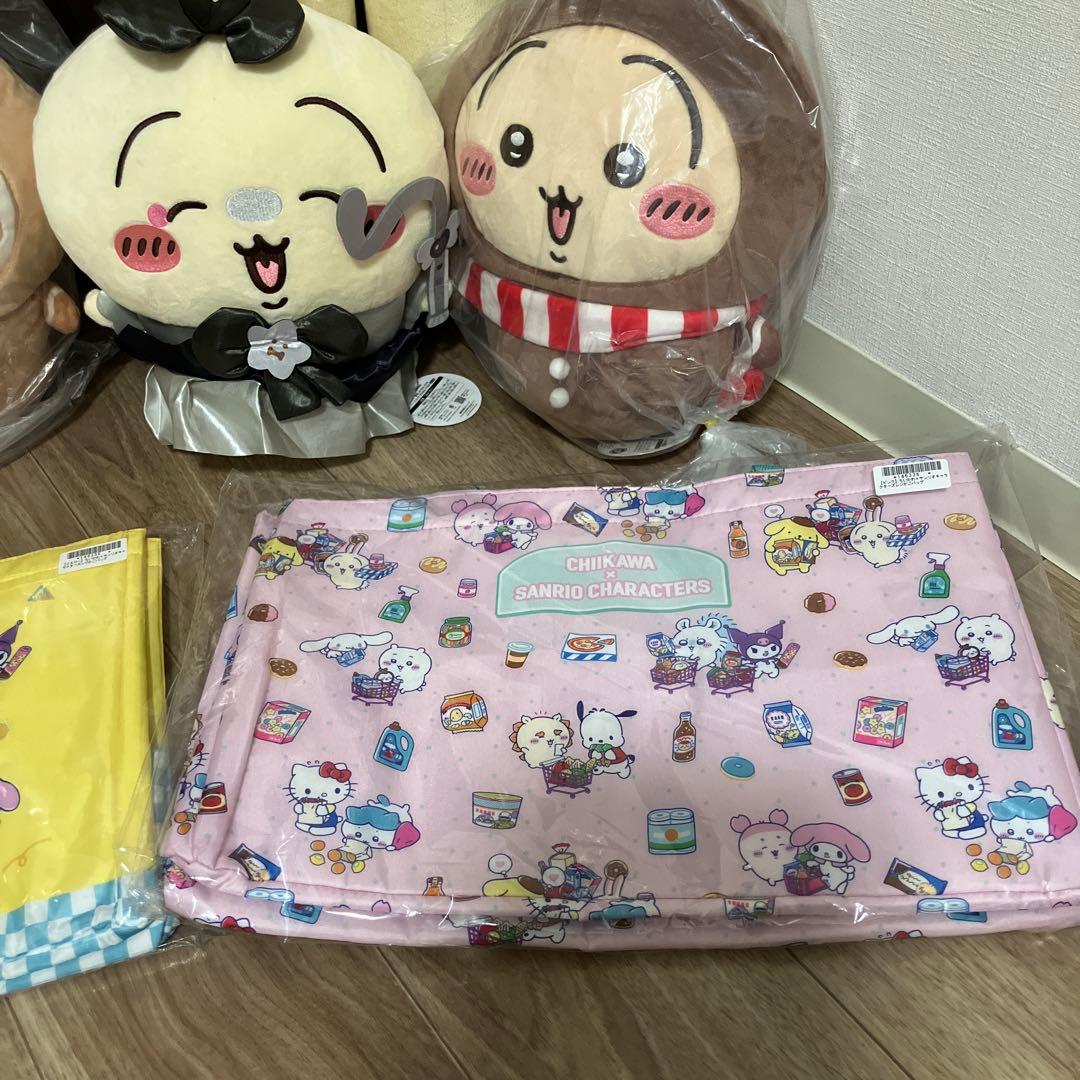 ちいかわ8点セット　ラグマット2、レジカゴバック2、クリスマスツリー2、ぬい2