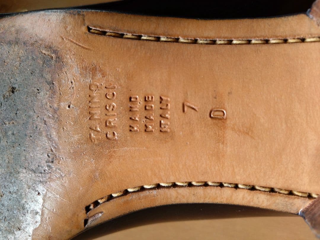 ごんです。TANINO CRISCI 黒タッセルローファー