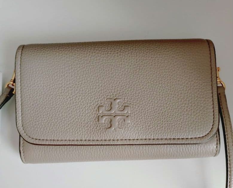 ★専用★タグ付き☆TORY BURCH レザー フラップ ウォレット ポーチ付