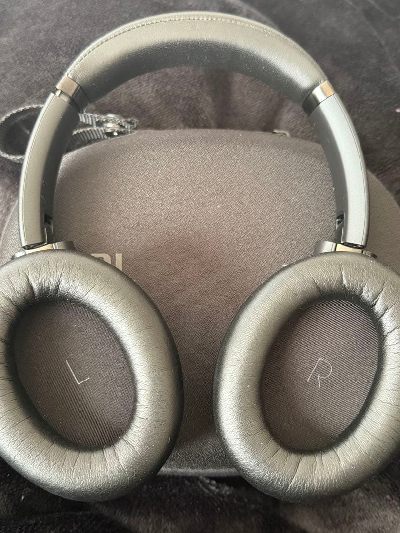 ✨極美品✨JBL TOUR ONE M2 ブラック（ワイヤレスヘッドホン)