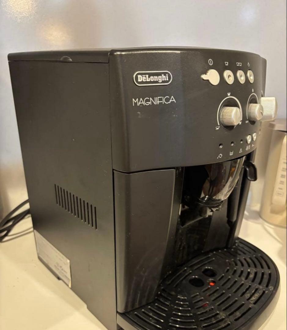 DeLonghi MAGNIFICA エスプレッソマシン ESAM1000SJ