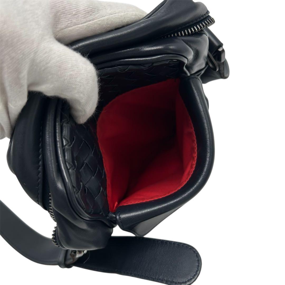 美品 ボッテガヴェネタ イントレチャート ショルダーバッグ レザー 紺色 メンズ