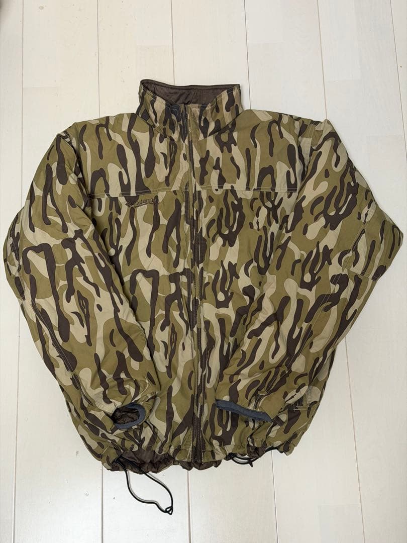 Columbia リバーシブル　ダウンジャケット