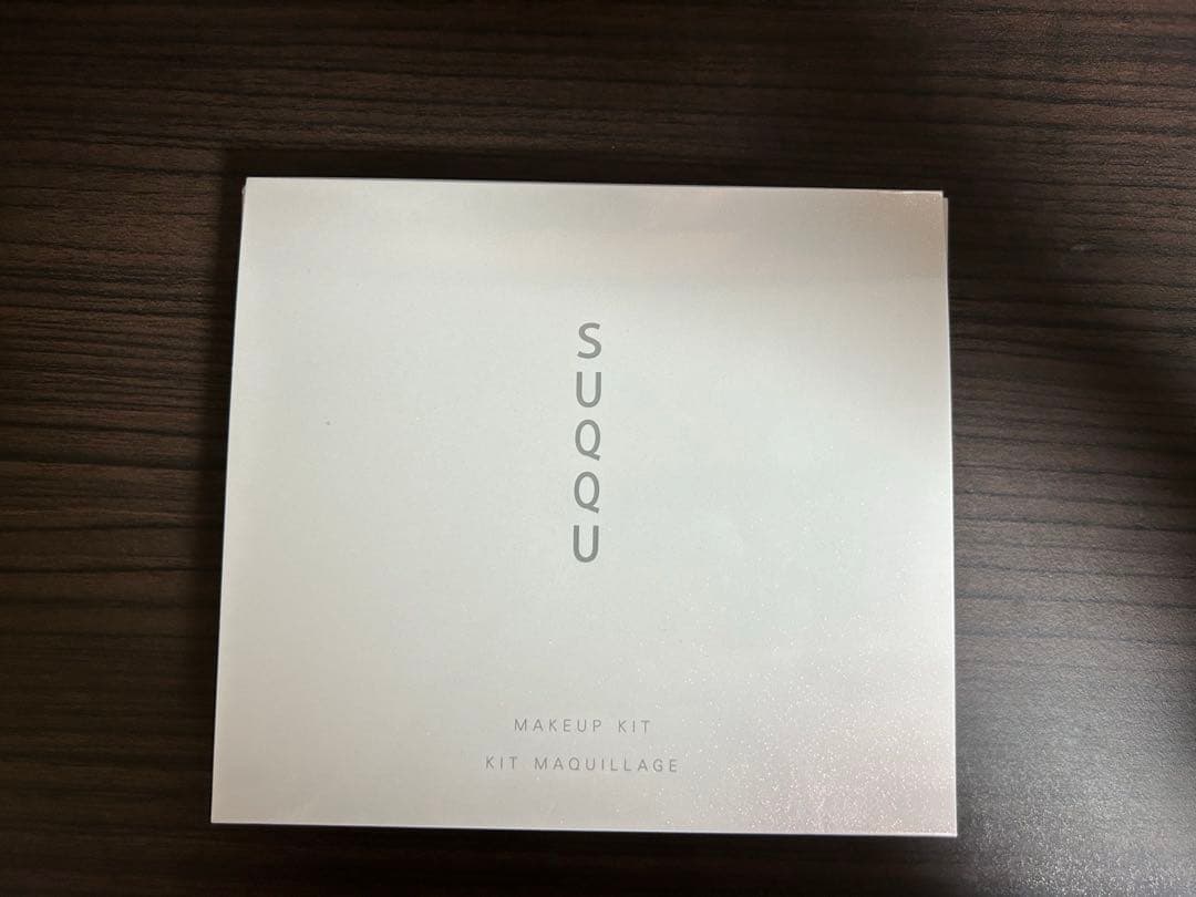 SUQQU メイクアップ キット舜華 (2025 ホリデー コレクション)