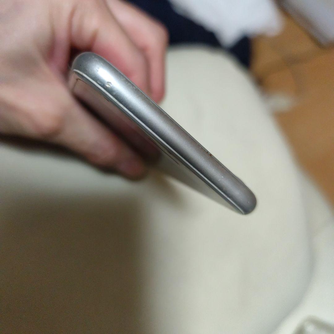 Apple iPhone 8 本体　シムフリー　シルバー