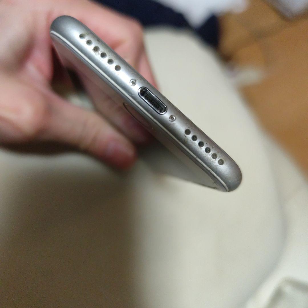 Apple iPhone 8 本体　シムフリー　シルバー