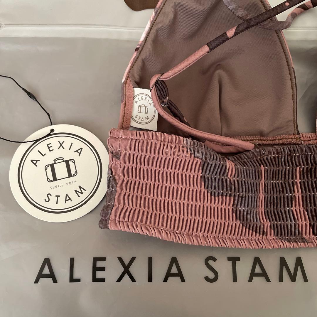 水着・ラッシュガード meg