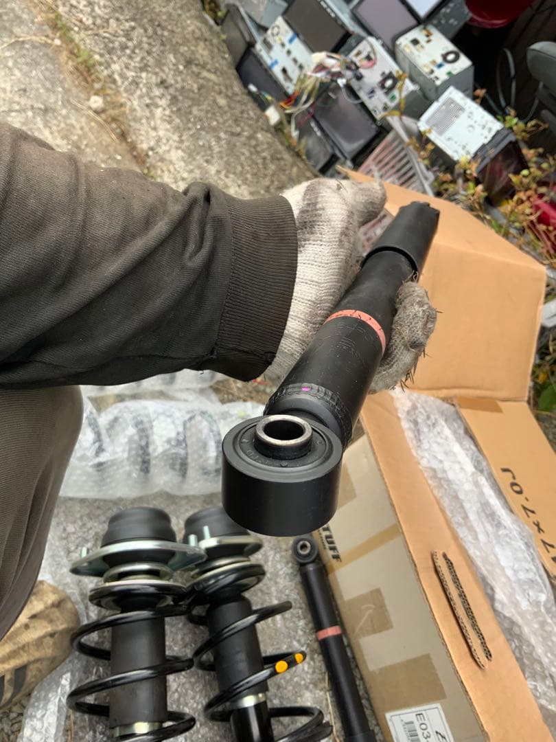 ディーラー新品かも　スズキ 純正 DA17V エブリイバン サス