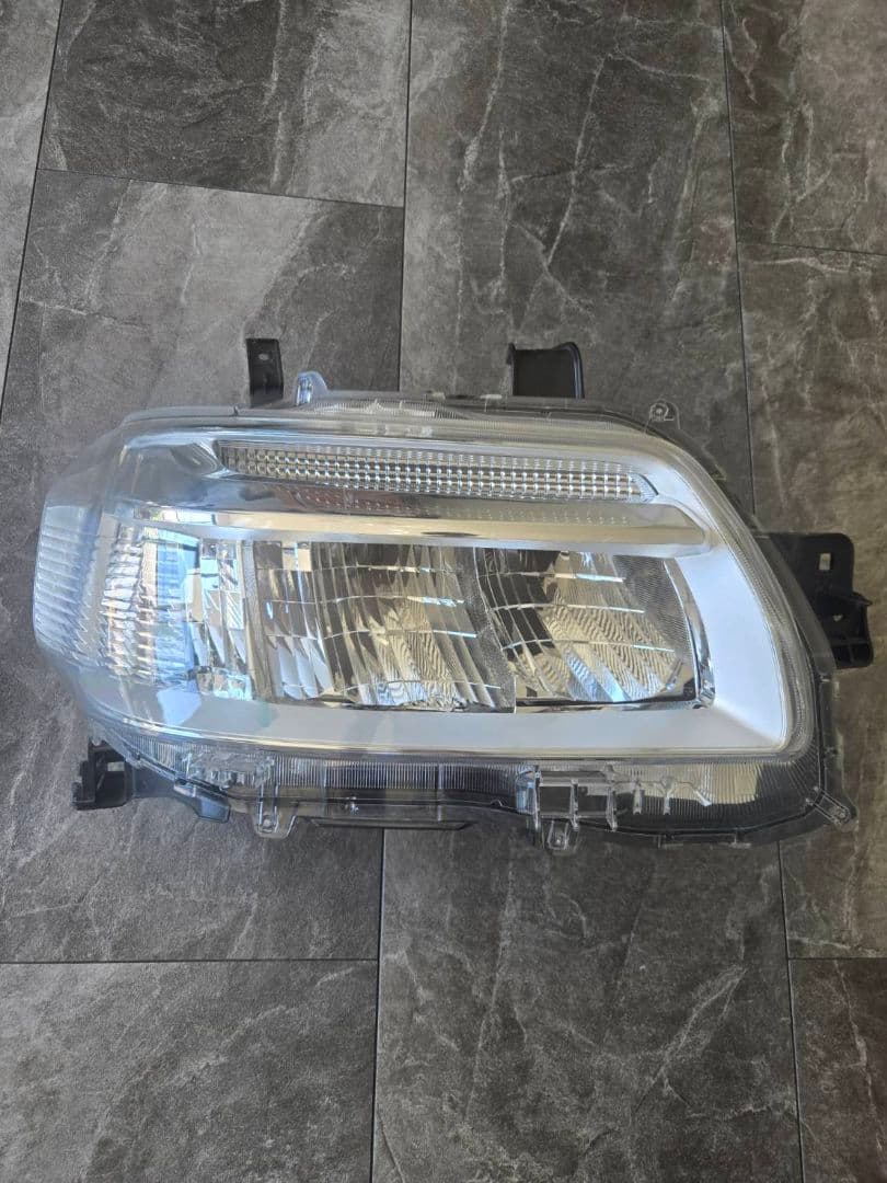 S403M　トヨタ　タウンエース　ヘッドライト