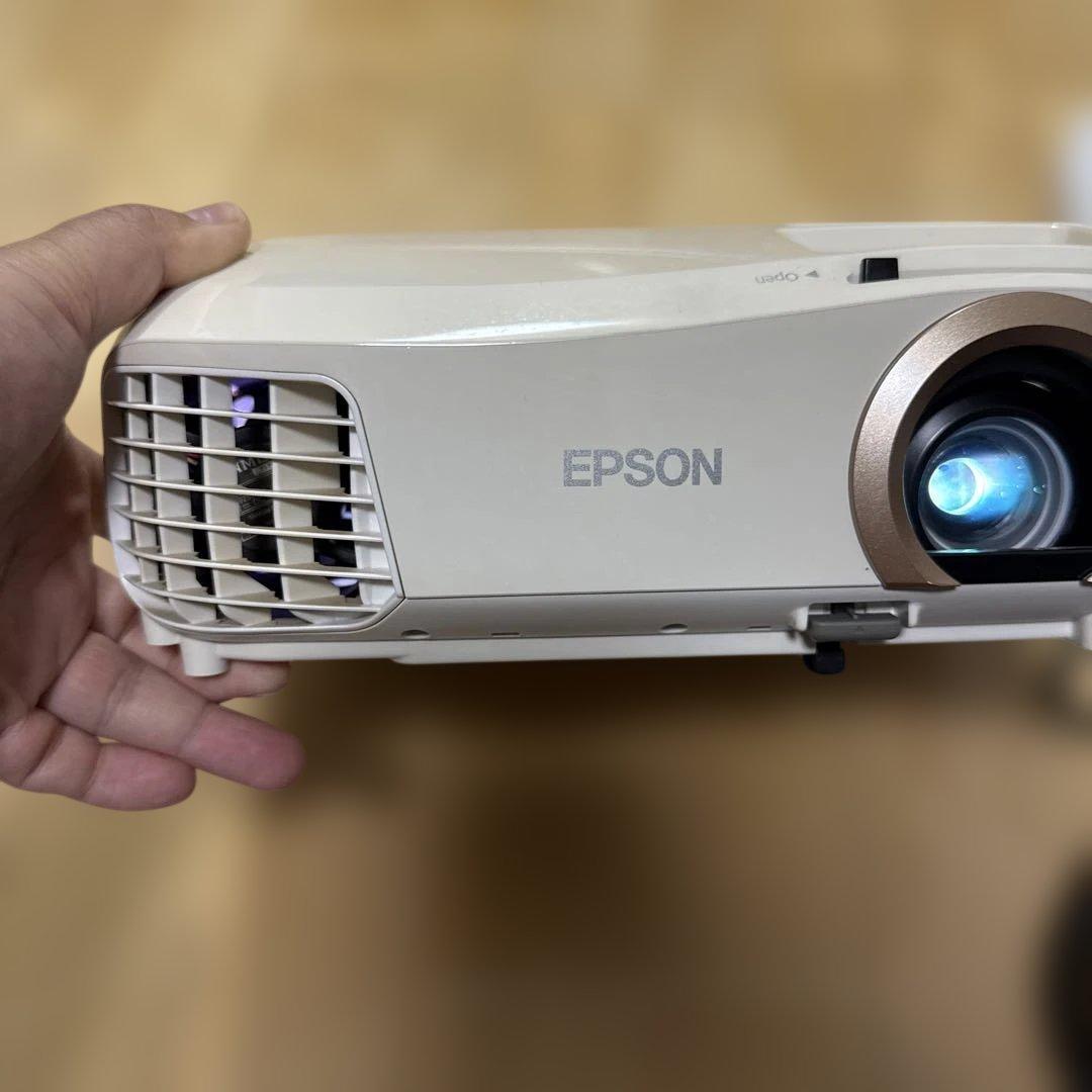 家庭用プロジェクター EPSON EH-TW5350 エプソン　通電済み