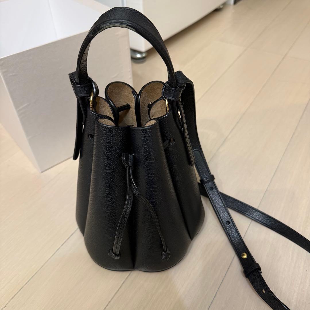 ポレーヌ　Numéro Huit Mini 黒　カヌレ