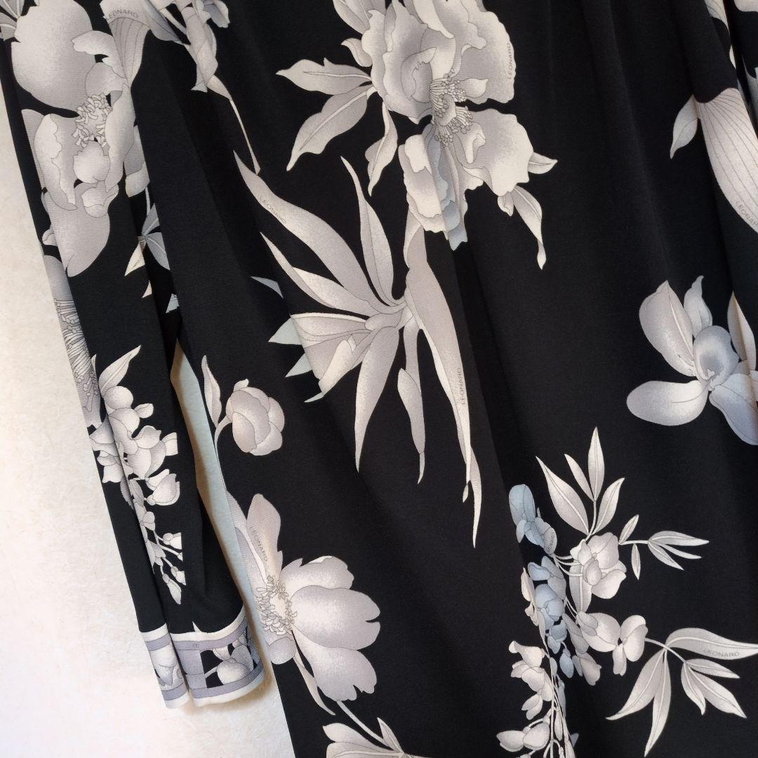 近年レオナール　人気花柄 Vネック 7分袖 カンカンチュニックのみ