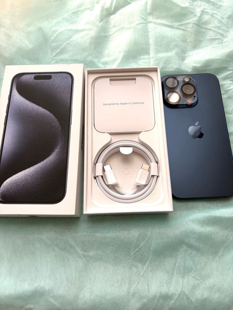 【極美品】iPhone 15 Pro 128GB 箱　ケーブル付