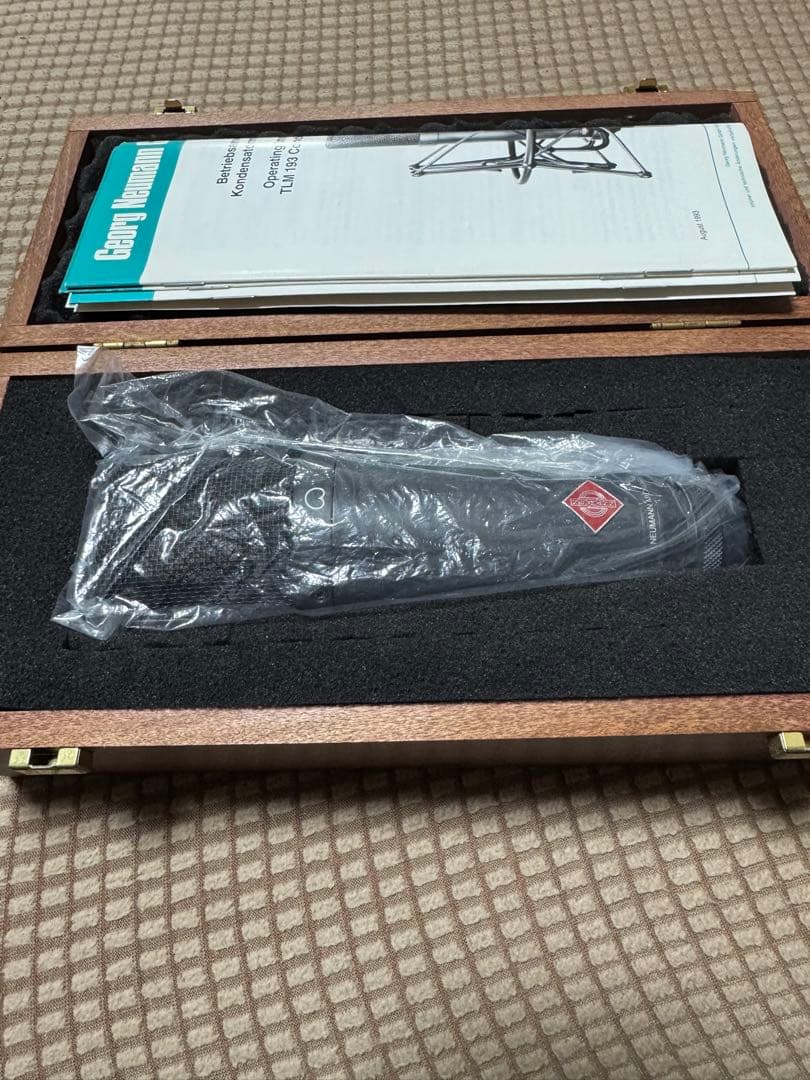 Neumann TLM 193 コンデンサーマイク 木製ケース付き