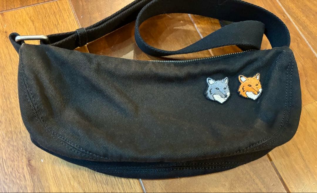 MAISON KITSUNE ダブル ボールド フォックスヘッド バム バッグ