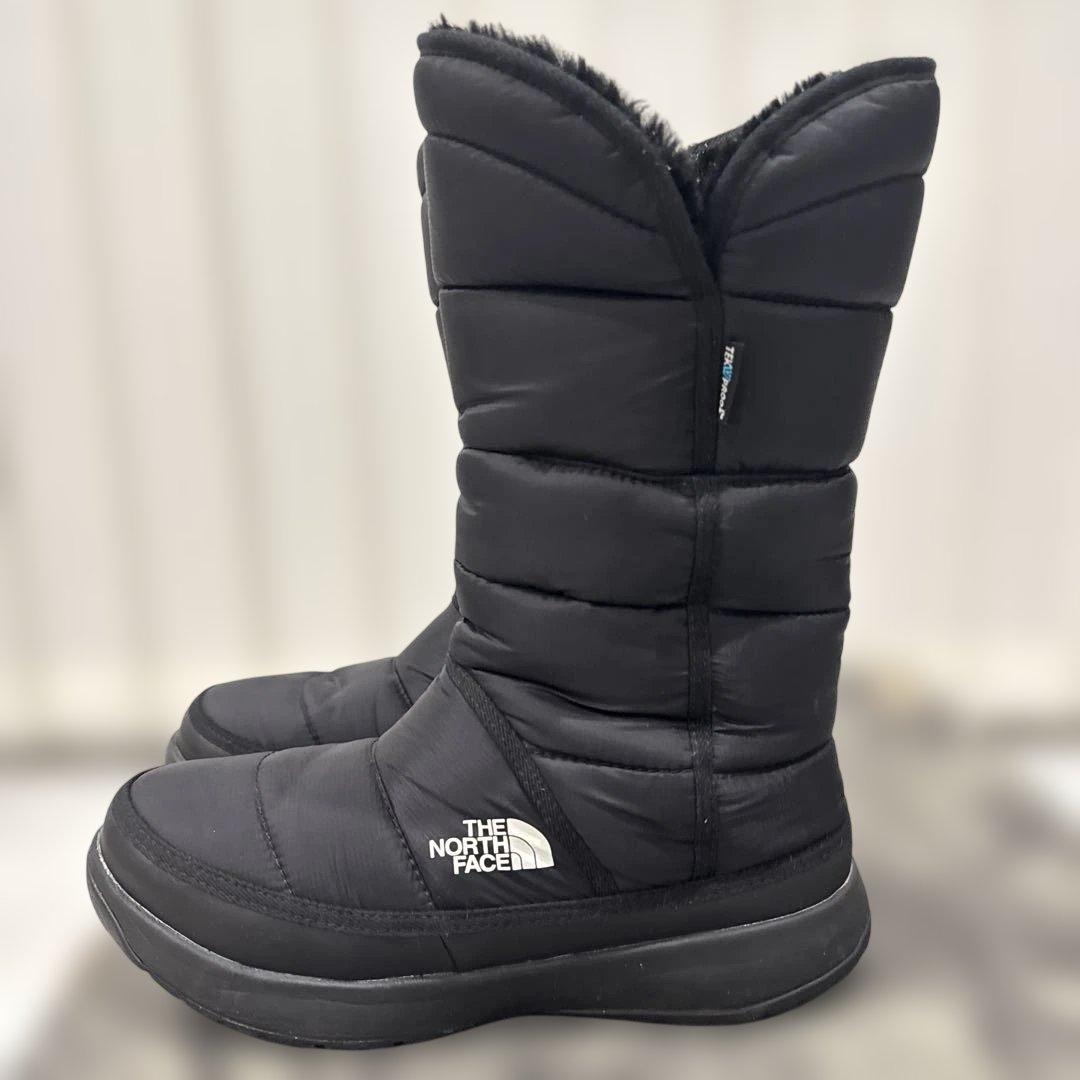 美品　ザノースフェイス　W Amore WP II【24.0】 NFW51977