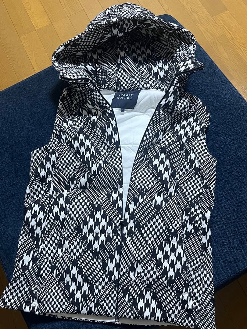 【美品】パーリーゲイツ　中綿フーディベスト　１