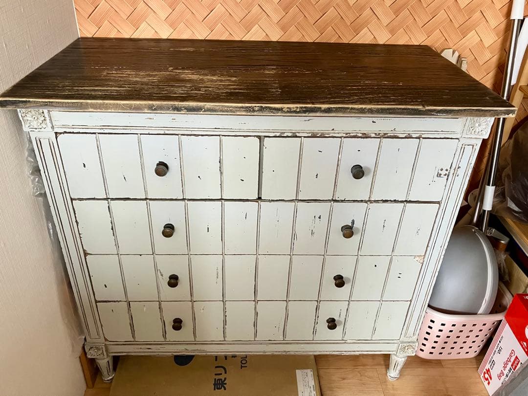 めちゃくちゃおしゃれでレトロでアンティークなチェスト、シャビー（エイジング）