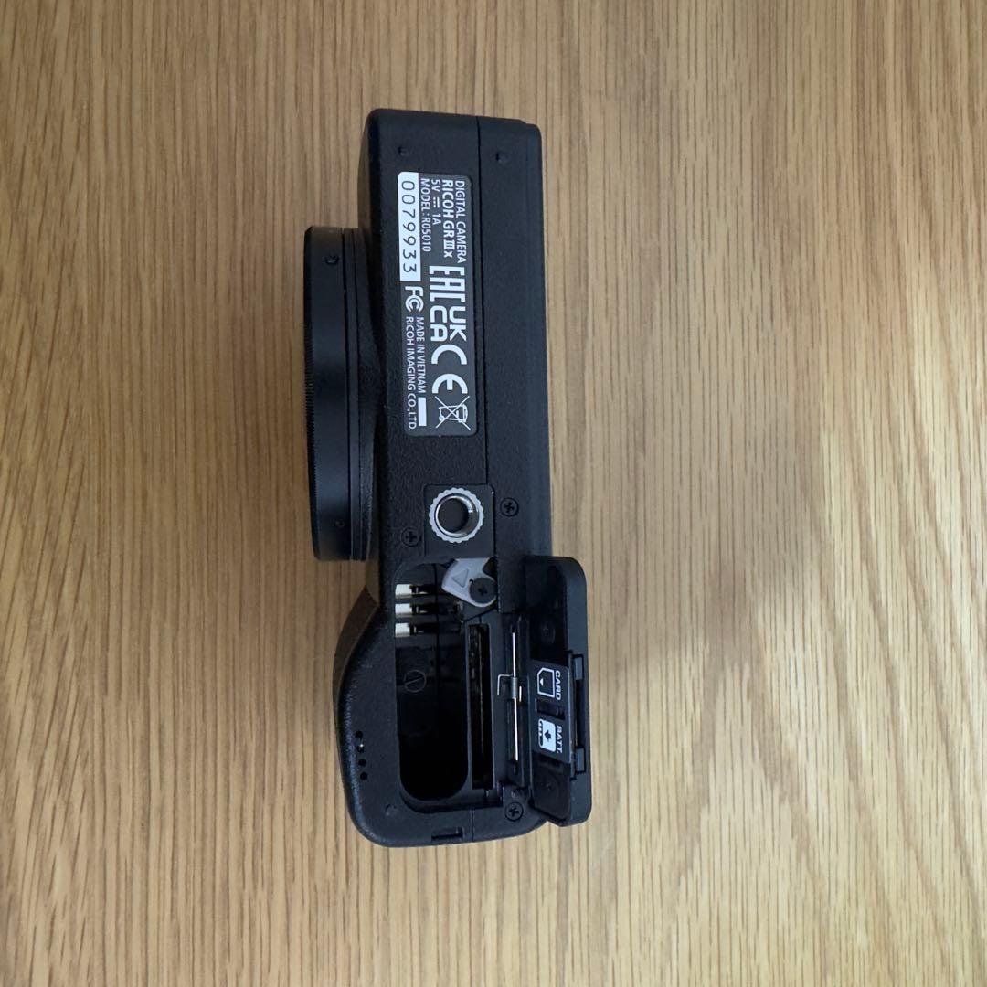 【だうすけ様限定】RICOH GR IIIx 純正ケース、予備バッテリー、充電器