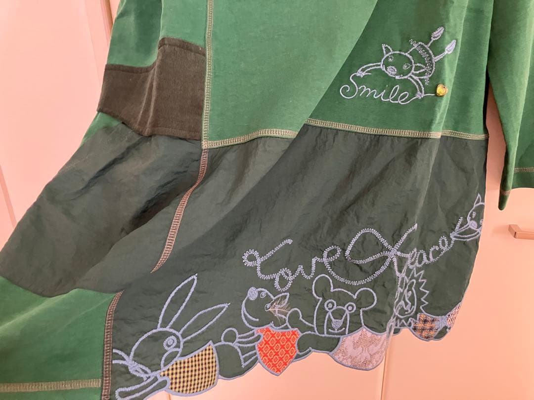 ⭐︎アルベロベロ☆緑色刺繍デザイン長袖チュニック