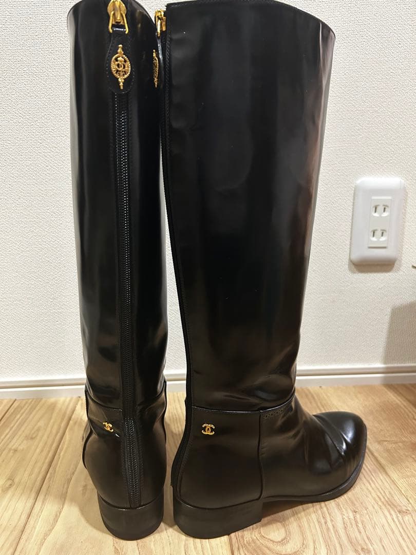 バ*ビ様 今月末日取り消し予定　CHANEL シャネル　ロングブーツ　レザー