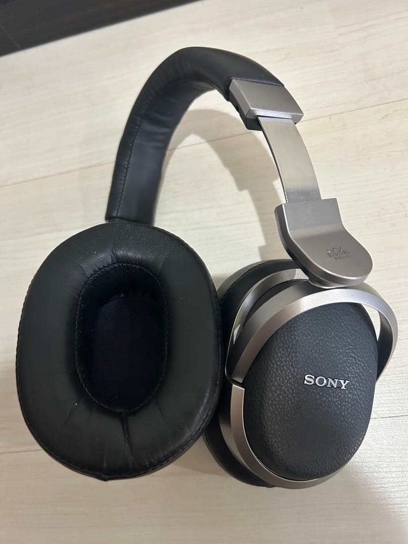 【美品】SONY デジタルサラウンドヘッドホンシステム MDR-HW700DS
