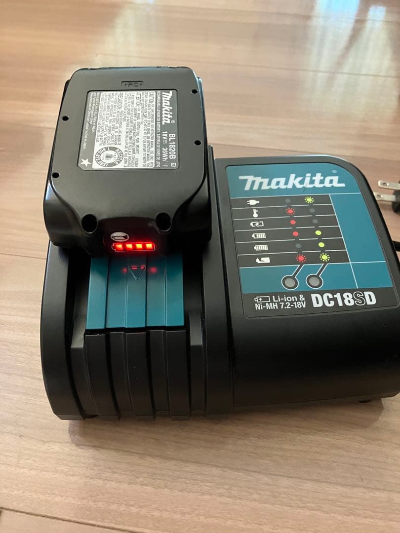 マキタ　コードレス掃除機　CL281FDZW