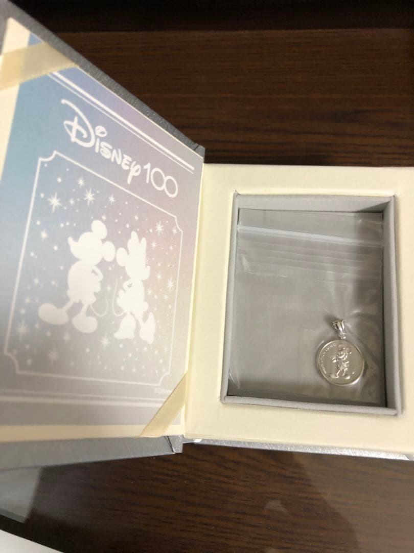 『純プラチナ』ミッキー&ミニー・メダル・ペンダント　ヘッド1/20ounce