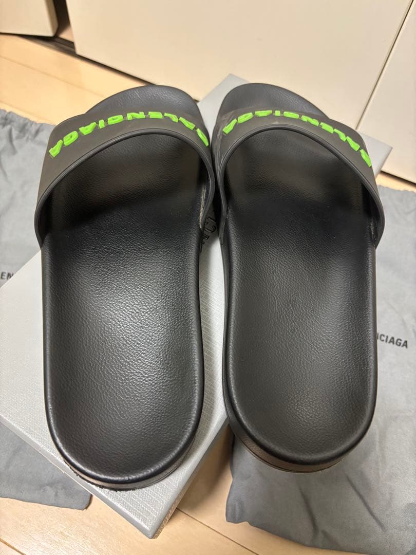 BALENCIAGA スライドサンダル ブラック/グリーン