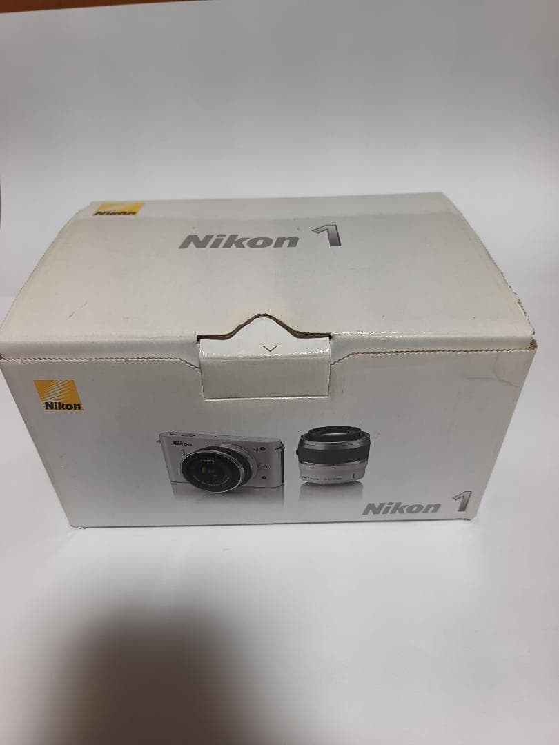 Nikon 1 J1 ミラーレスカメラ　ダブルレンズキット 美品 3脚付き
