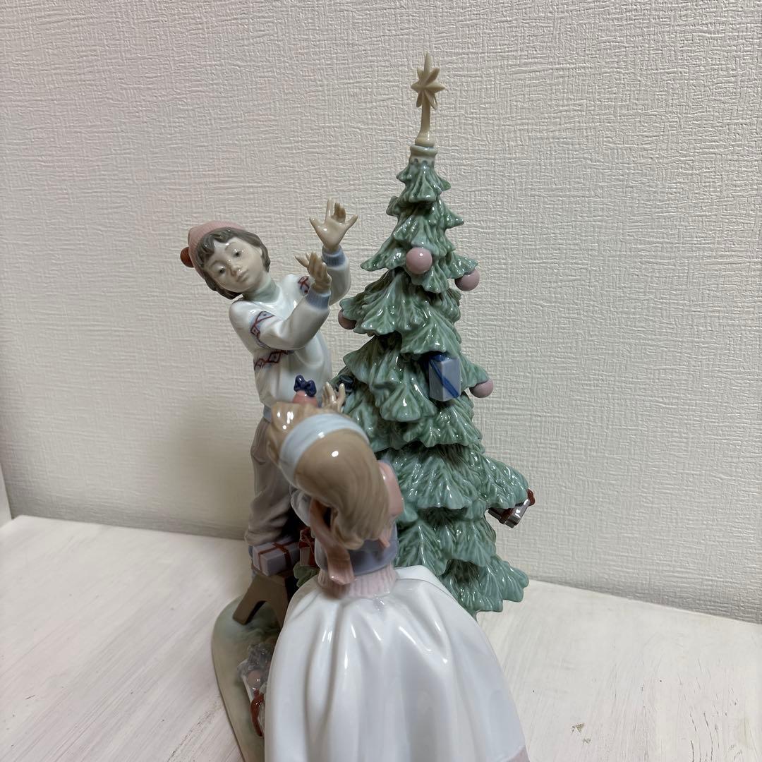 リヤドロ　LLADRO 「ツリーを飾ろう」　新品！