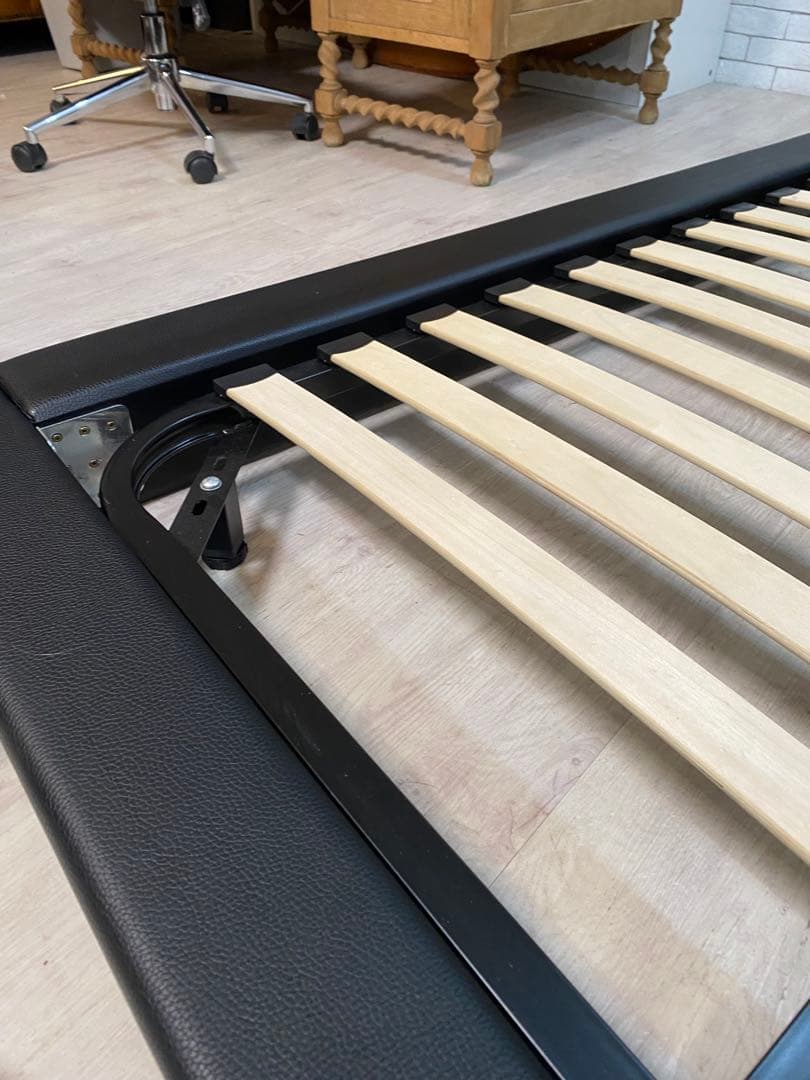 【東京都内23区配送無料】美品　ニトリ　ダブルベット　床置き　ブラック　フレーム