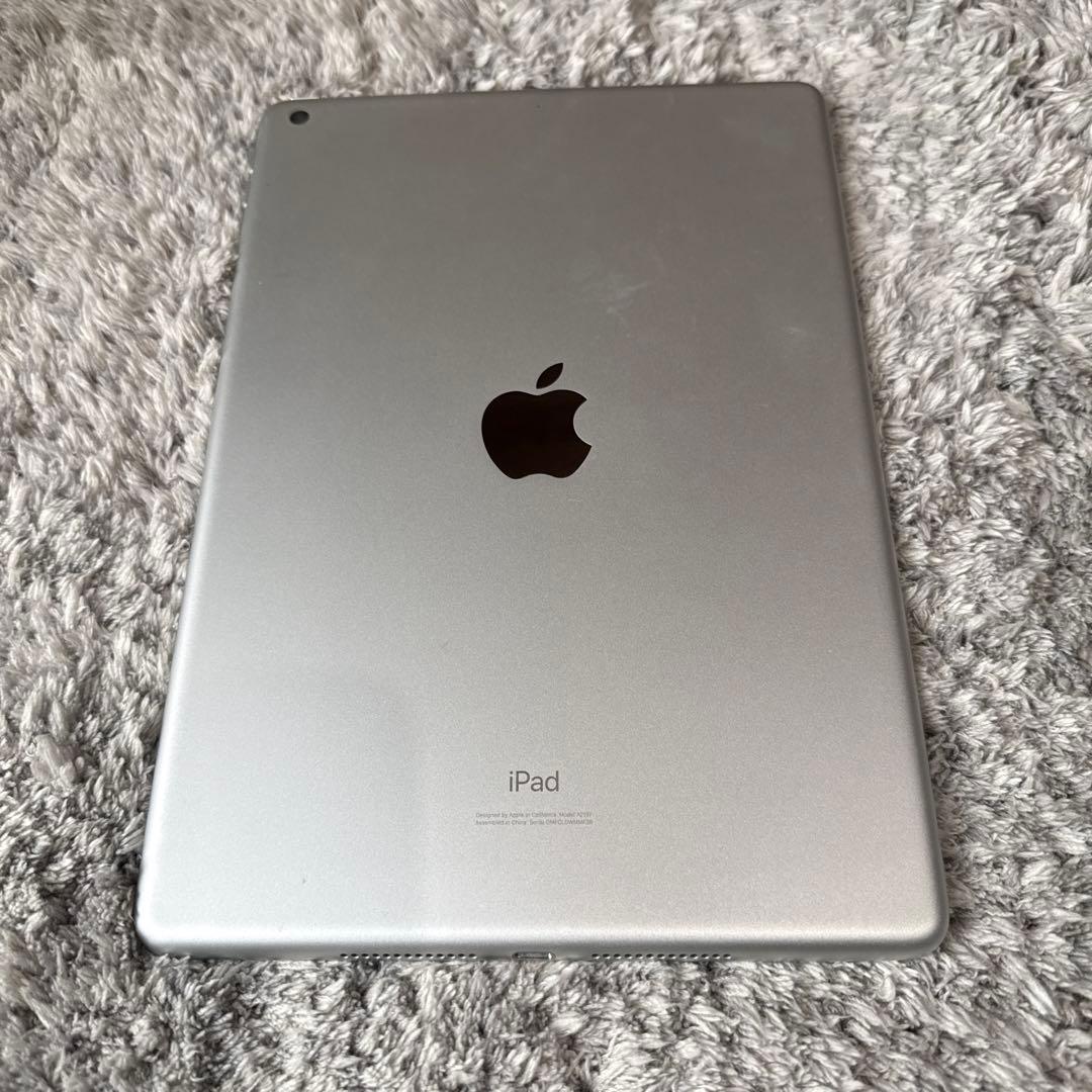 Apple iPad 本体　第7世代　シルバー
