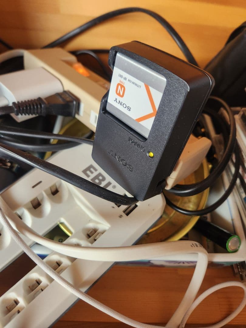 SONY Cyber-shot DSC-TF1　予備電池　サンディスク4GB2枚