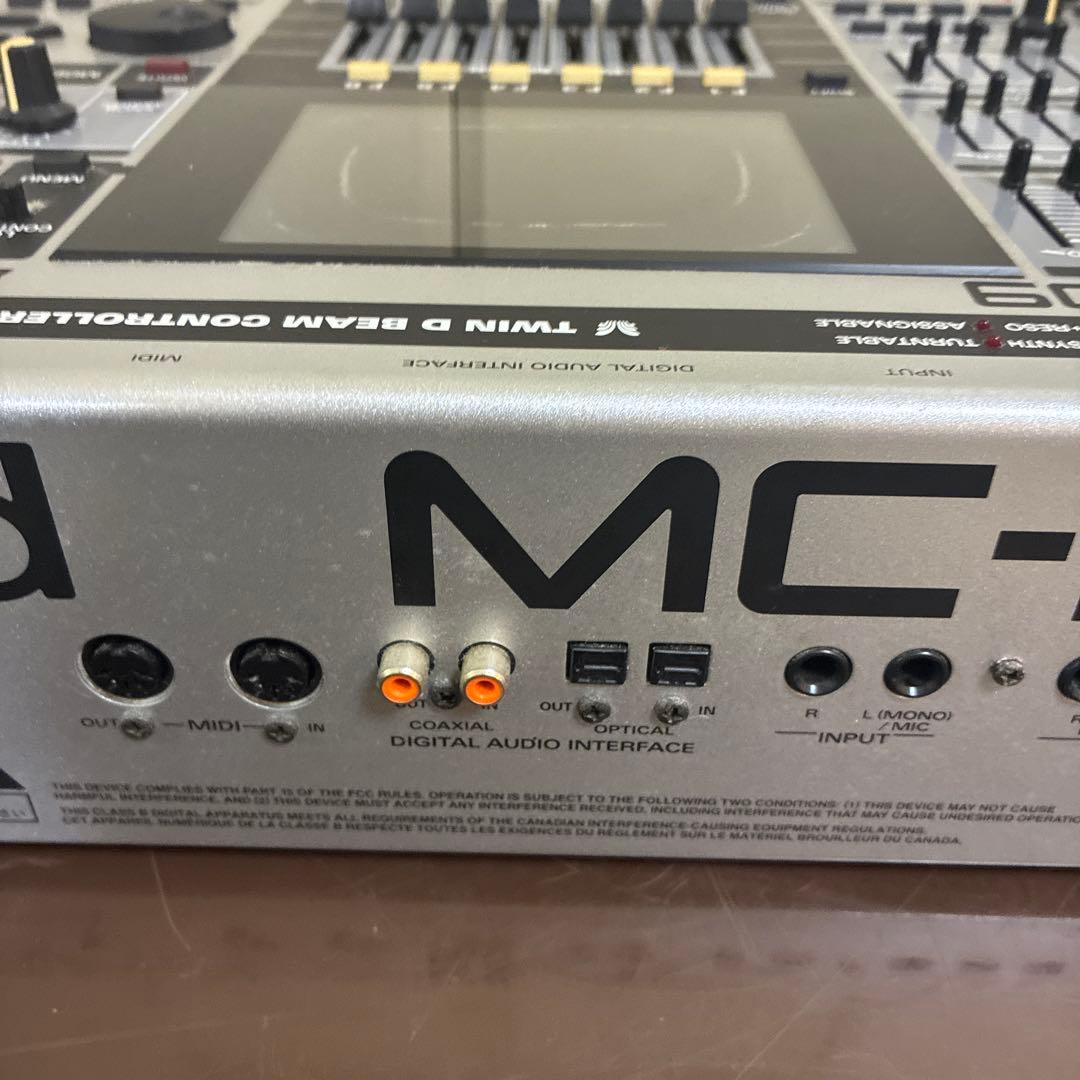 Roland MC-909 Groovebox サンプラー ケース付き