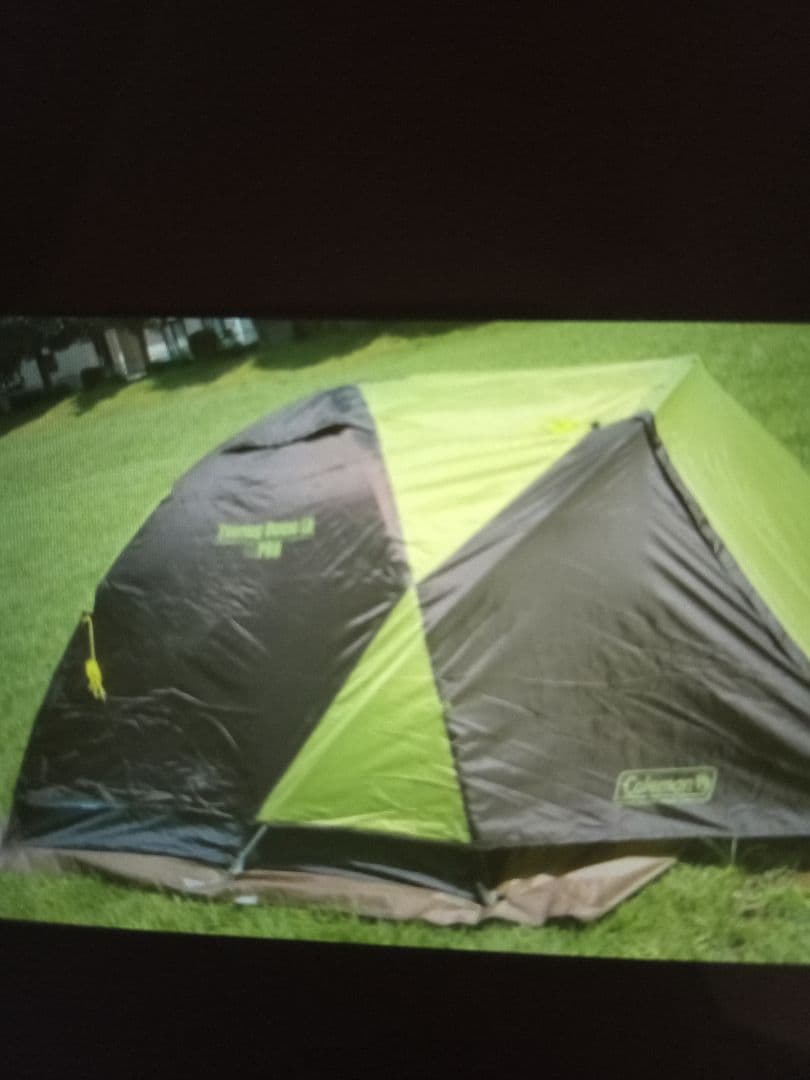 ソロキャンプにオススメの4点セットです　テントやテーブル等　新品あります