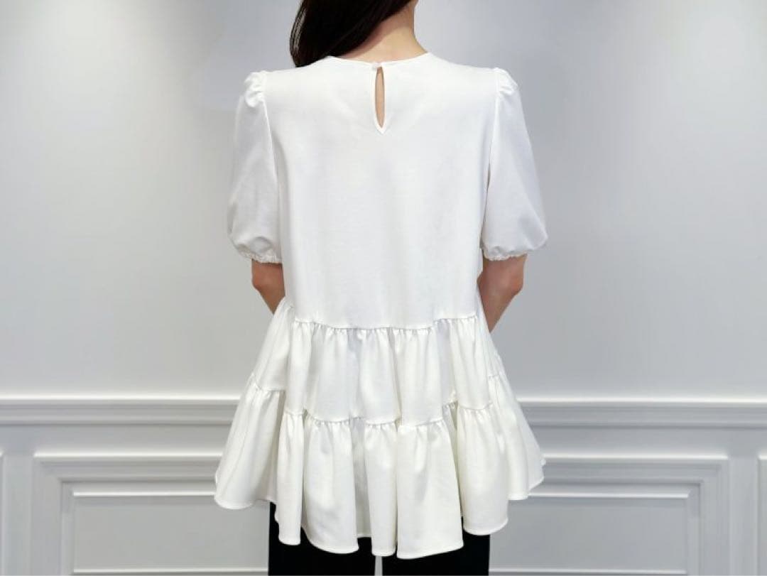 【新品未使用】アベニールエトワール　ギャザー切替パフスリーブカットソー