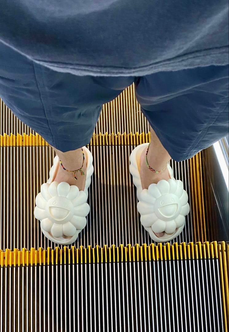 ト*ロ様 村上隆　サンダル　Ohana Full-Bloom Star Whit