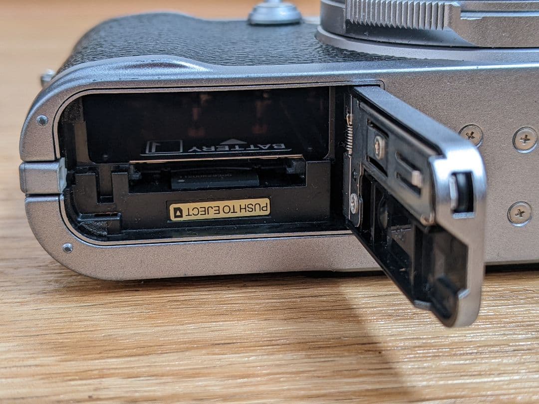 Fujifilm FUJI X100 23mm f/2レンズ