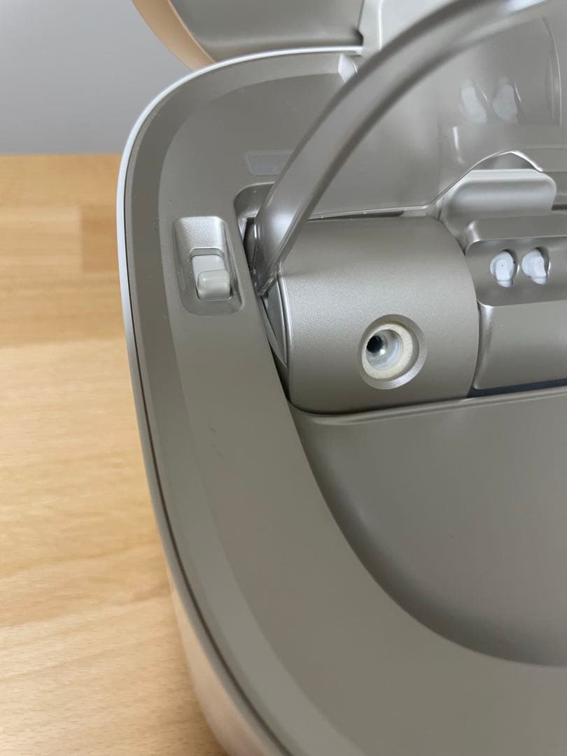 ナノケア スチーマー ホワイト/シルバー　EH-SA0B