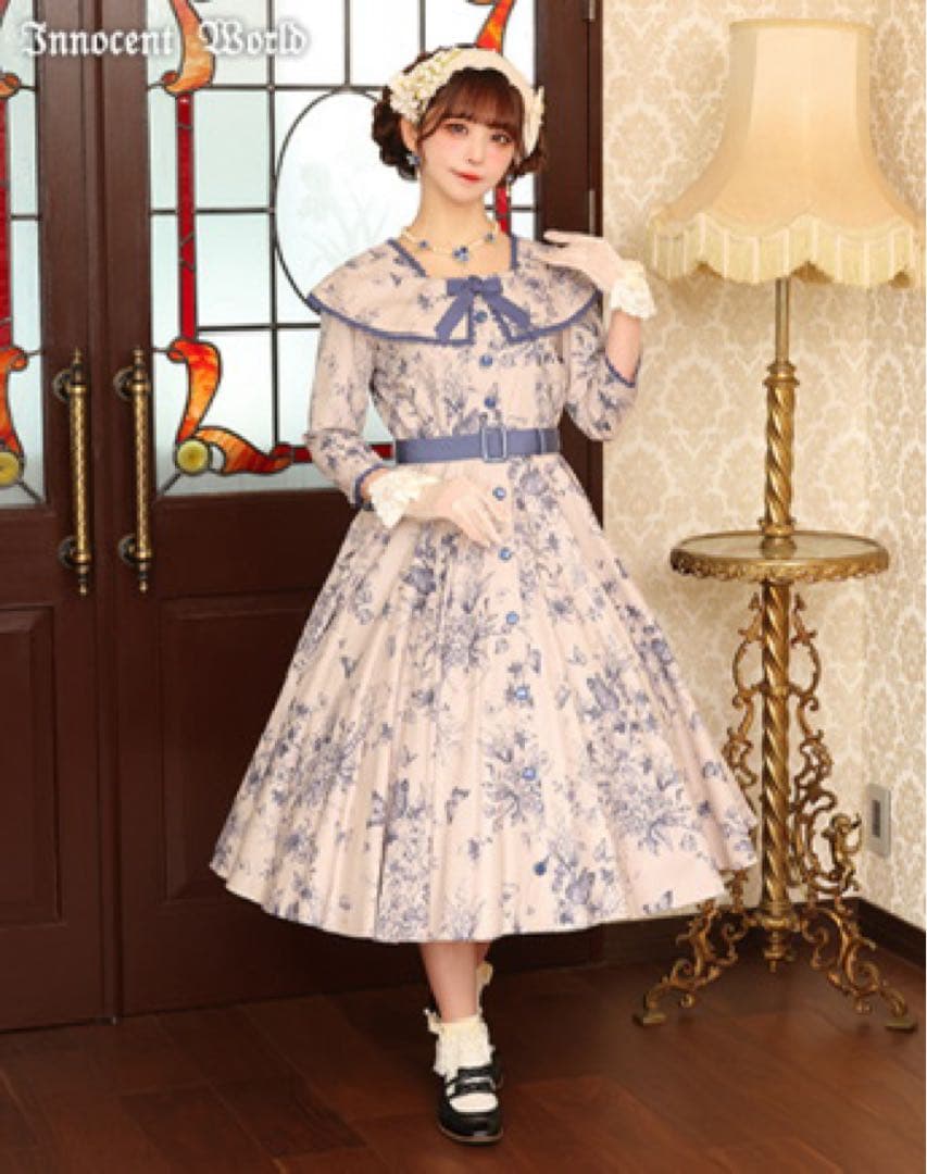 Innocent World 木漏れ日の中の鈴蘭ワンピース
