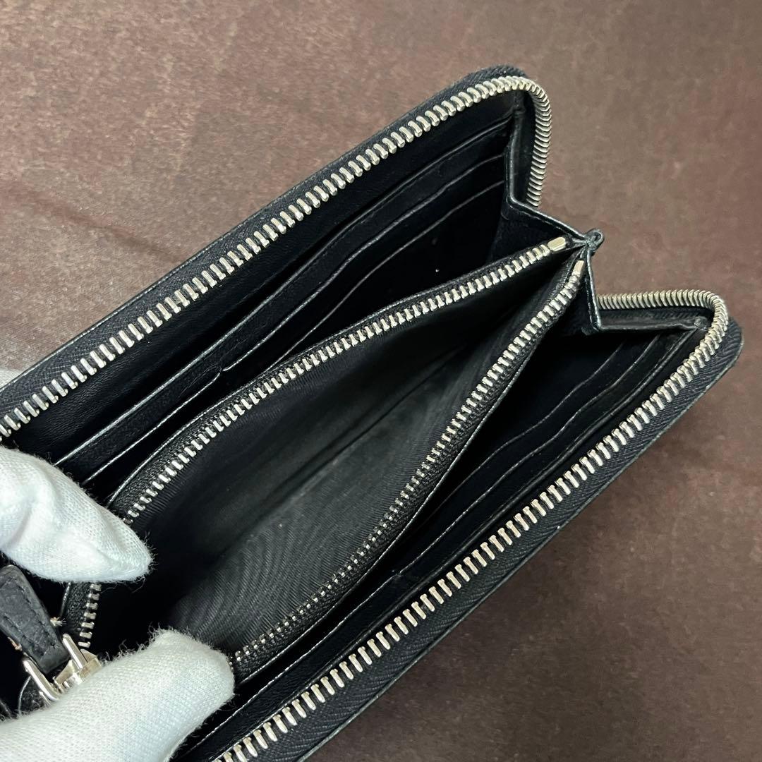 ☆miu miu ミュウミュウ黒、シルバー、紺のクールなデザインレザー 長財布